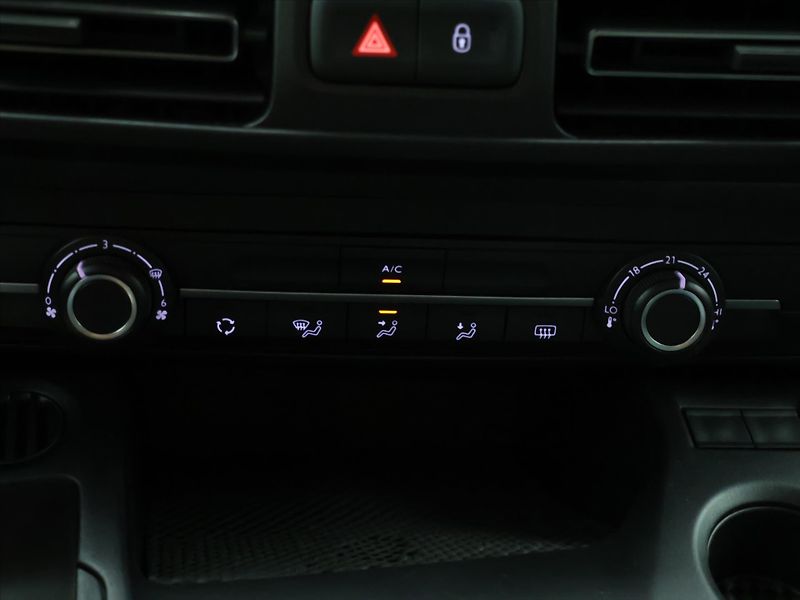 Citroën Berlingo 1.5 HDi 75kW CZ Feel 1.Maj - fotka 25 z 36