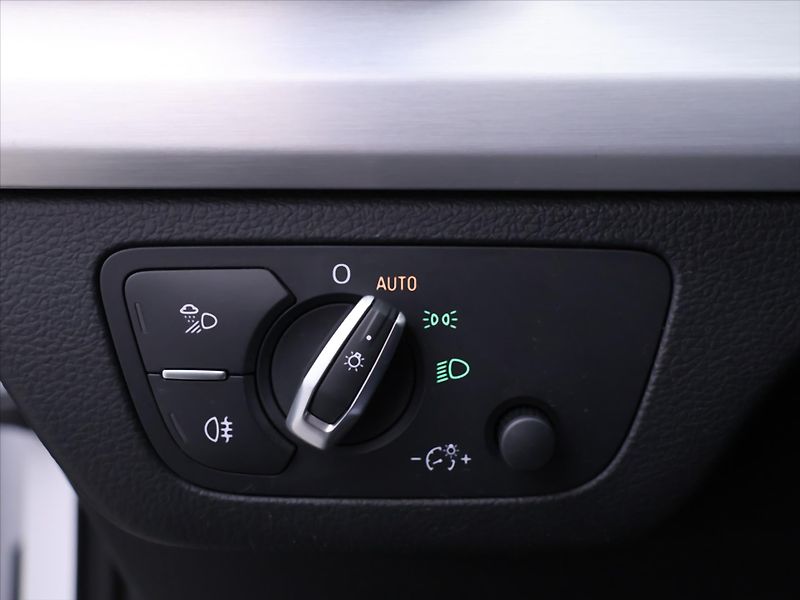 Audi Q5 2,0 TDI S-line 4x4 CZ - fotka 16 z 32