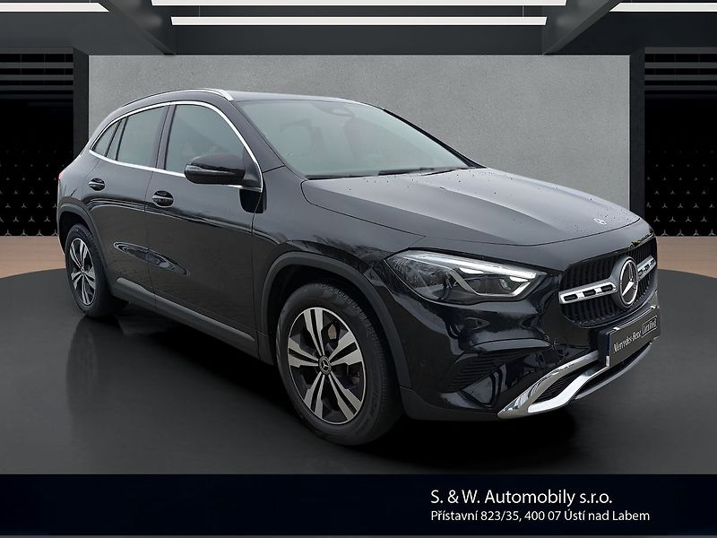 Mercedes-Benz GLA GLA180d - fotka 3 z 26