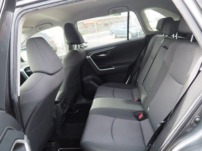 Toyota RAV4 (2019) 2.5 Hybrid, Automat - fotka 12 z 36