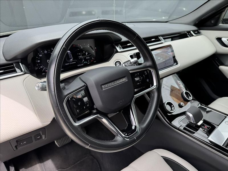 Land Rover Range Rover Velar 3,0 D300 R-DYNAMIC S AWD DPH - fotka 11 z 37