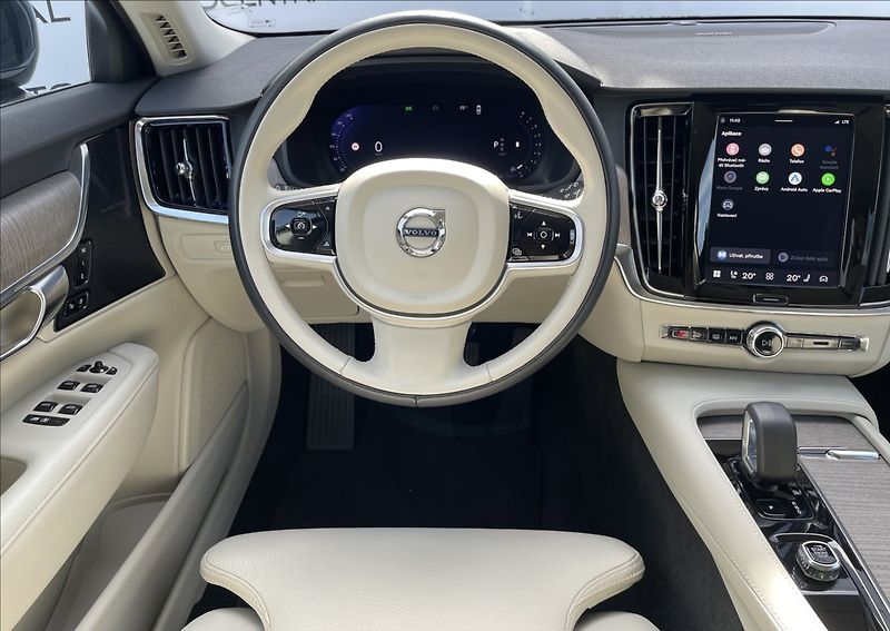 Volvo V90 2,0 i,145kW,MHEV core,STK 4/28 - fotka 10 z 19