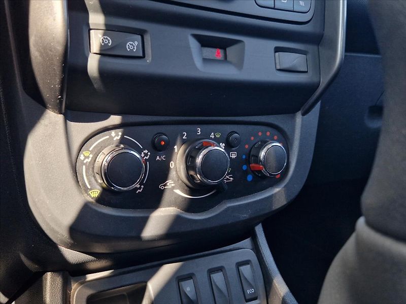 Dacia Duster 1,6 i 84kW AC NOSIČ HEZKÝNÁJ. - fotka 22 z 27