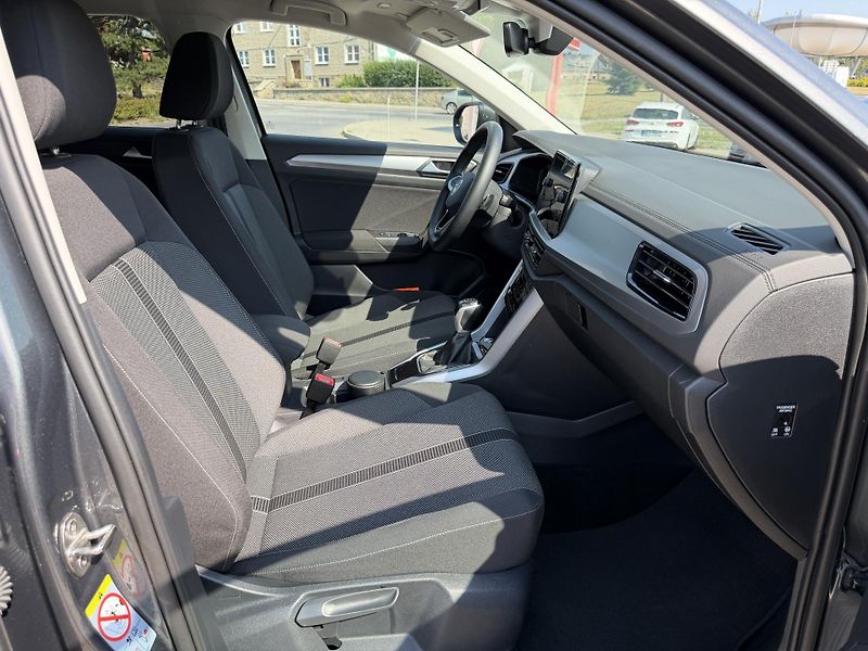 Volkswagen T-Roc 1,5 TSi/110kW LIFE - DSG,TZ,.. - fotka 49 z 64