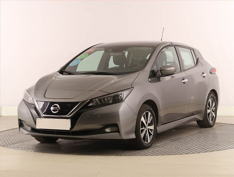 Nissan Leaf (2021) 40 kWh, SoH 90%, Automat - fotka 2 z 24