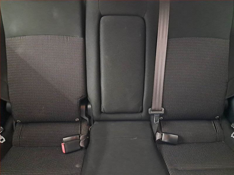 Mitsubishi Lancer (2009) 1.8 i, nová STK, zamluveno - fotka 10 z 17