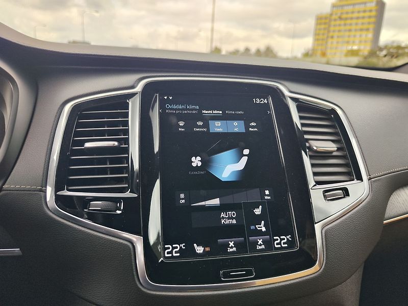 Volvo XC90 B5 2.0/173kW Inscription AT 4x - fotka 30 z 44