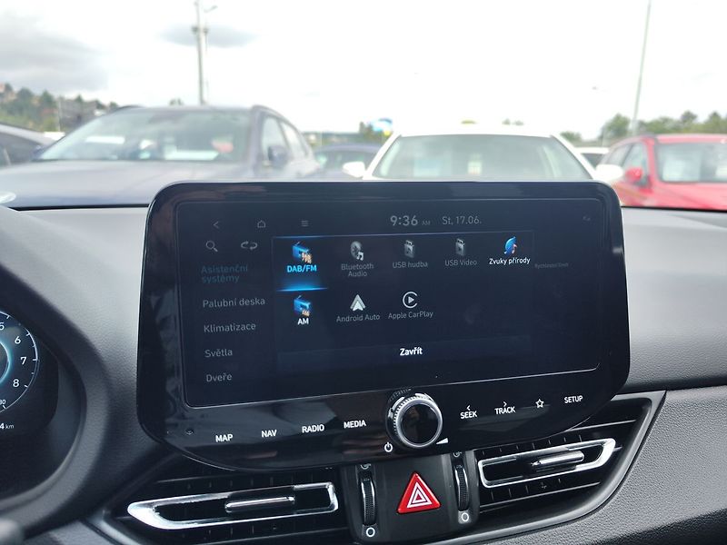 Hyundai i30 1.5 T-GDi/103kW N-Line DCT - fotka 18 z 32