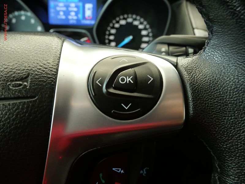 Ford Focus (2012) 1.0 EB, Klima - fotka 16 z 20