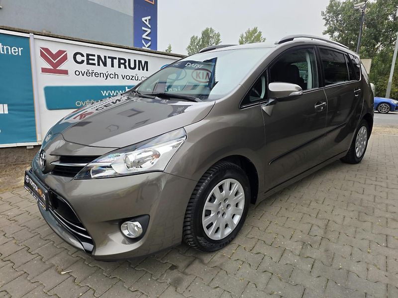 Toyota Verso 1.8-2+3SEDAD.NÍZKÉ KM-TOP STAV - fotka 8 z 27