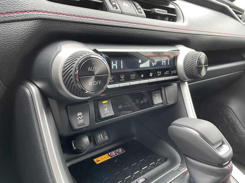 Toyota RAV4 2.5 Plug-in Hybrid ODBĚR 10/26 - fotka 28 z 34