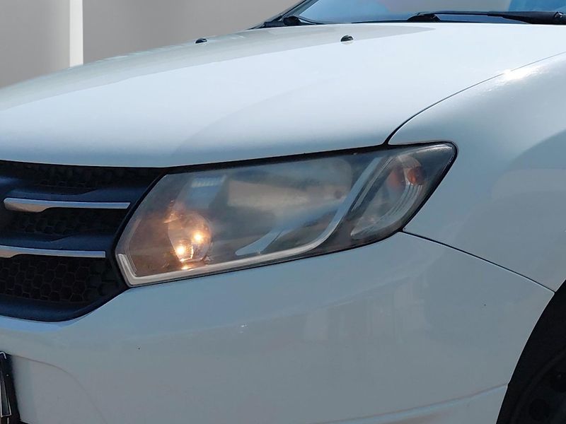 Dacia Logan (2014) 1.2 16V Arctica   - fotka 9 z 24