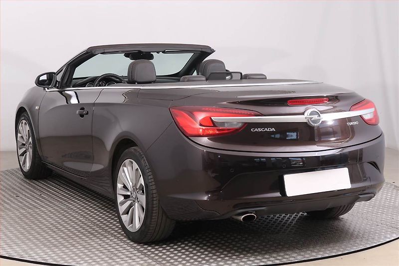 Opel Cascada (2015) 1.6 SIDI Turbo, Kůže, Navi - fotka 4 z 18