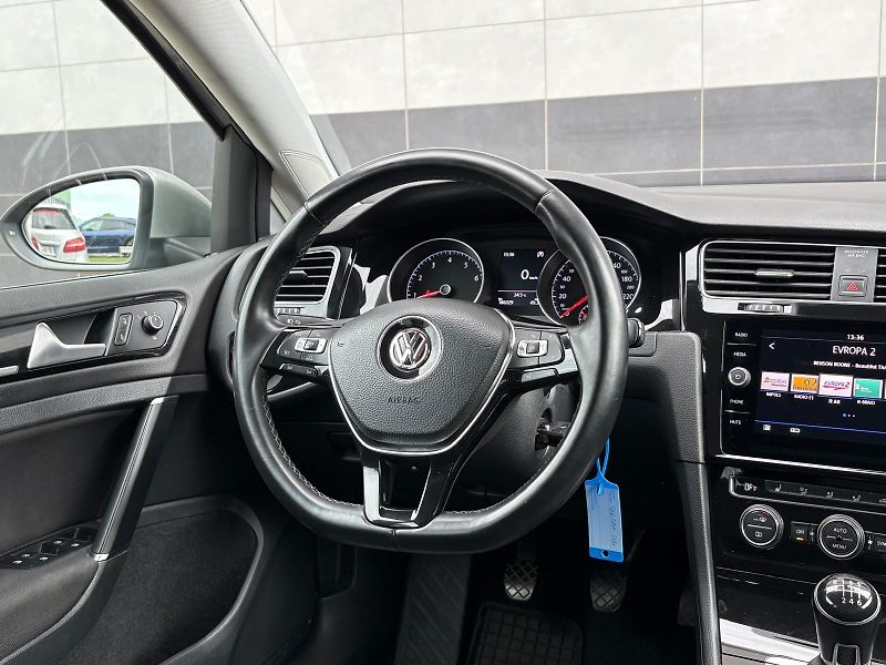 Volkswagen Golf Variant 1.4TGI 81 kW Highline ČR,1.MAJ - fotka 49 z 50