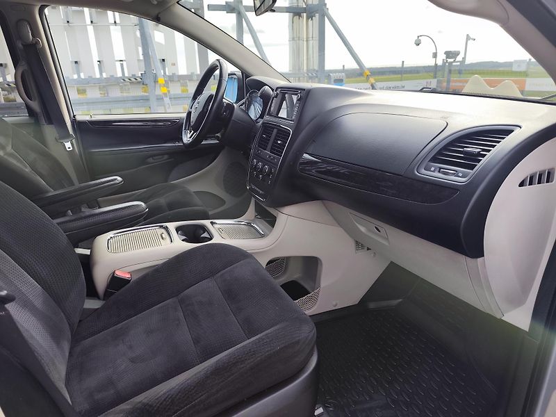 Dodge Grand Caravan (2014)  3.6 s Lpg  - fotka 18 z 29