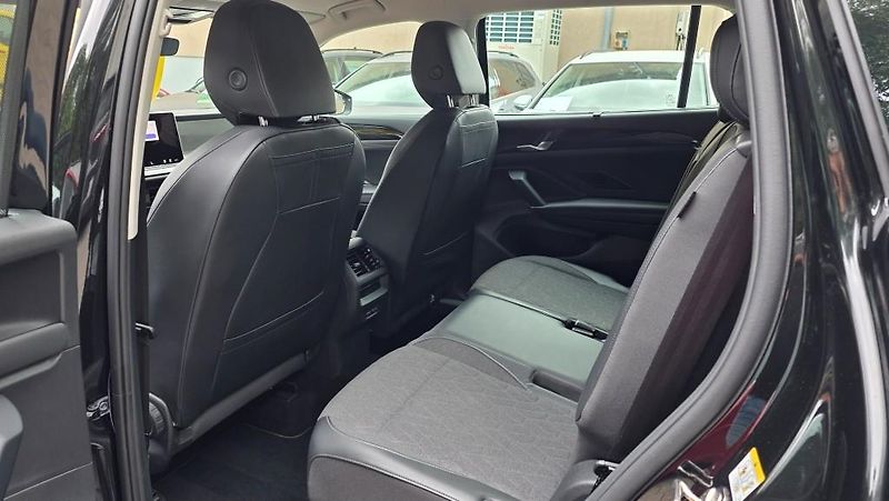 Volkswagen Tayron (2025) 1.5 eTSI 110 kW DSG7 7míst  - fotka 11 z 38