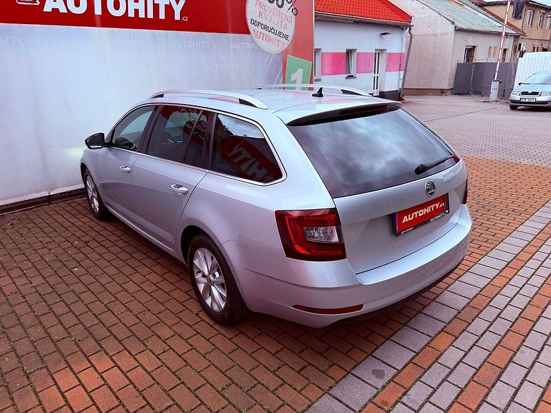 Škoda Octavia 2.0 TDi DSG Style, ČR - fotka 9 z 28