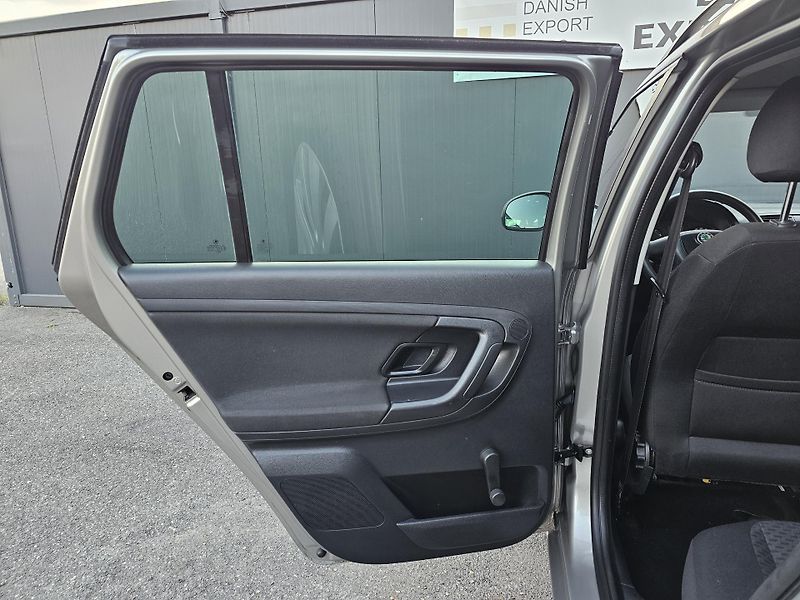 Škoda Fabia 1.2 TSI 63kW,KLIMA,TEMPOMAT - fotka 31 z 50