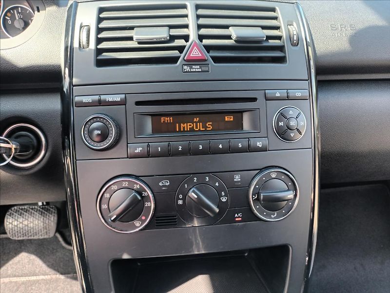Mercedes-Benz Třídy A 1,5 160i,70kw,KLIMA,AUTOMAT - fotka 31 z 37