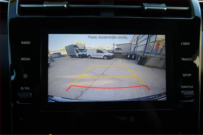 Hyundai Tucson (2021) Family 1.6 T-GDI - fotka 13 z 17