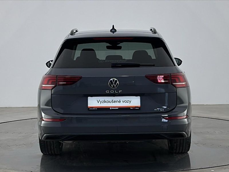 Volkswagen Golf Life DSG - fotka 17 z 29