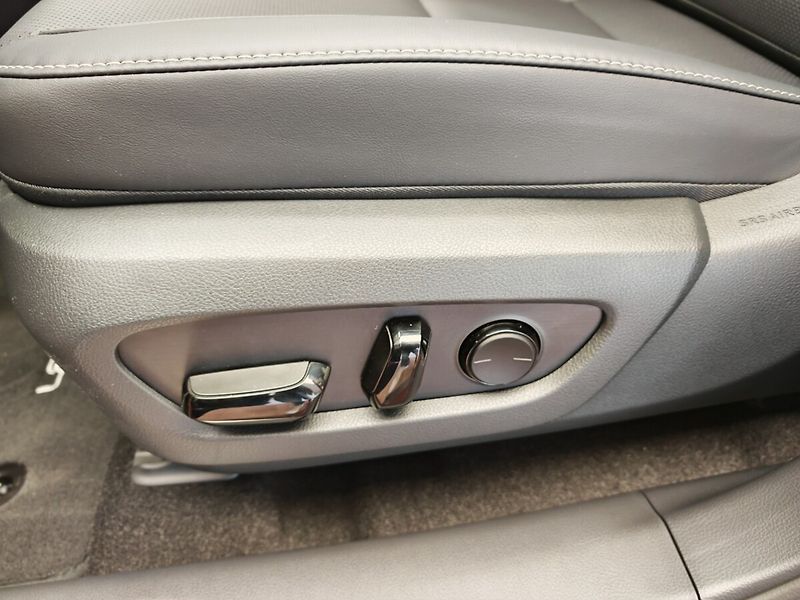 Lexus RX 450H+ Comfort Plus - fotka 20 z 45