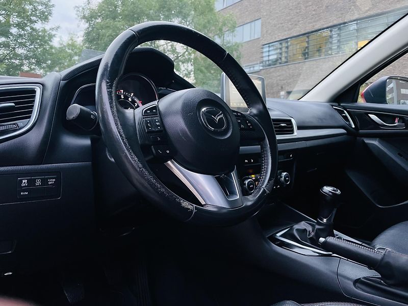 Mazda 3 2.0i MANUÁL SENZORY HEADUP LED - fotka 25 z 43