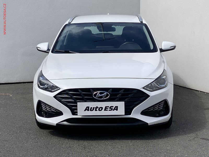 Hyundai i30 (2023) 1.0 T-GDi, 2.maj,ČR, AC - fotka 2 z 17