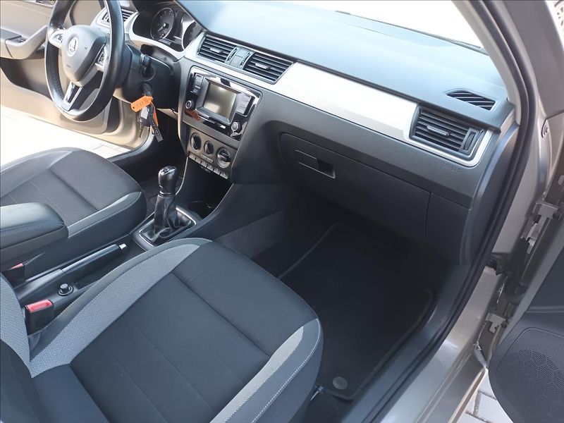 Škoda Rapid 1,2 TSI,81KW,KLIMA,PARKING, - fotka 22 z 39