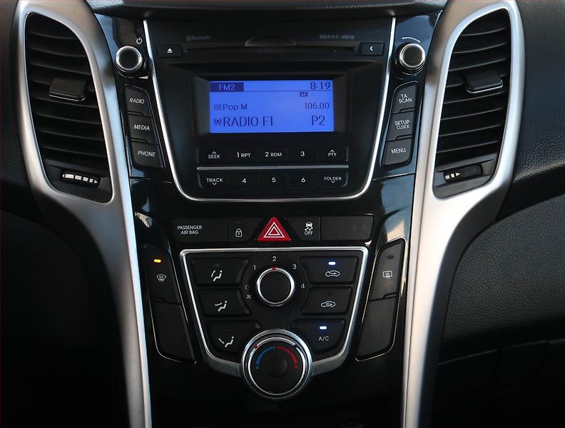 Hyundai i30 (2016) 1.6 CRDi, Serv.kniha, Tempomat - fotka 12 z 17