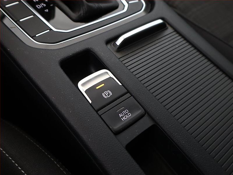 Volkswagen Passat (2022) Elegance 2.0 TDI, Automat - fotka 18 z 20