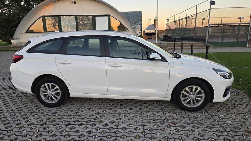 Hyundai i30 1.0 TGDI 120 Comfort, CZ, DPH - fotka 4 z 27