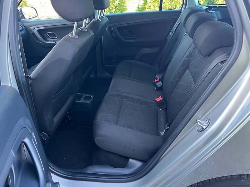 Škoda Fabia (2012) 1.4 16 V - fotka 8 z 22