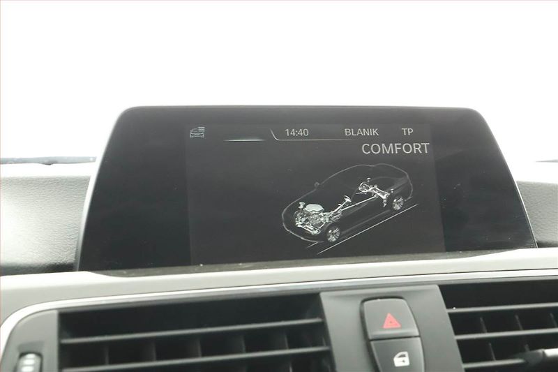 BMW Řada 3 (2015) 330 d, 4X4, Automat, Kůže - fotka 14 z 19