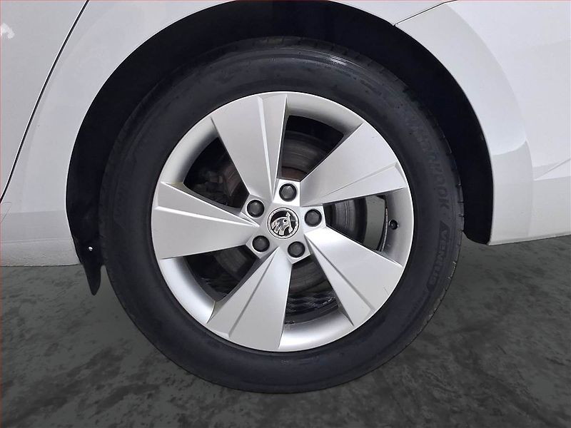 Škoda Superb (2016) Style 2.0 TDI, Serv.kniha - fotka 14 z 21