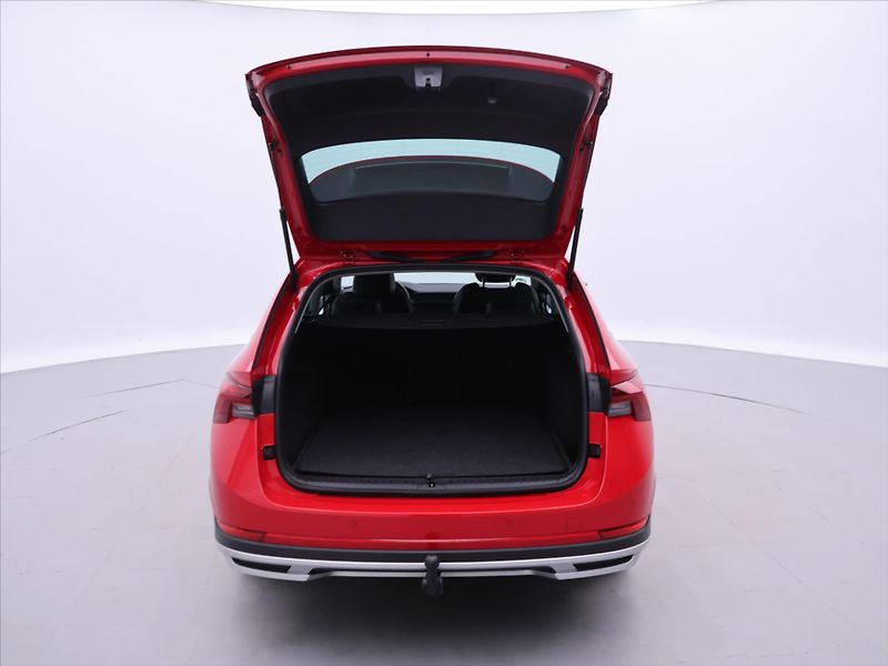 Škoda Octavia Scout 2,0 TDI 147kW 4x4 Tažné - fotka 9 z 32
