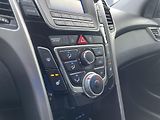 Hyundai i30 TRIKOLOR 1.6 CVVT 88 kW   - náhled 14