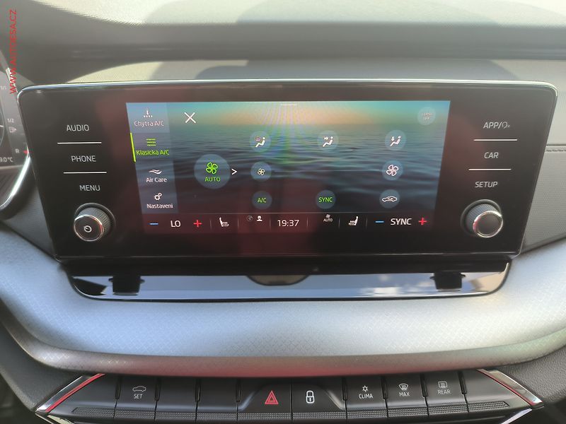 Škoda Octavia (2021) 1.5 TSi, 2.maj,ČR, Ambition - fotka 14 z 25