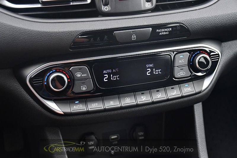 Hyundai i30 1.6CRDi SMART KAMERA CARPLAY - fotka 32 z 50