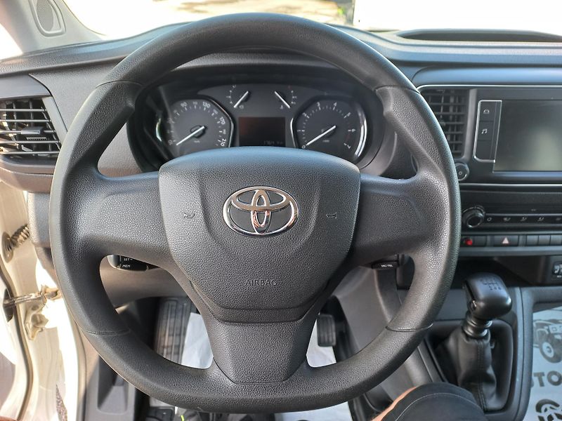 Toyota ProAce (2023) 2.0D-4D 106kW L2 9-míst ČR DPH - fotka 16 z 19