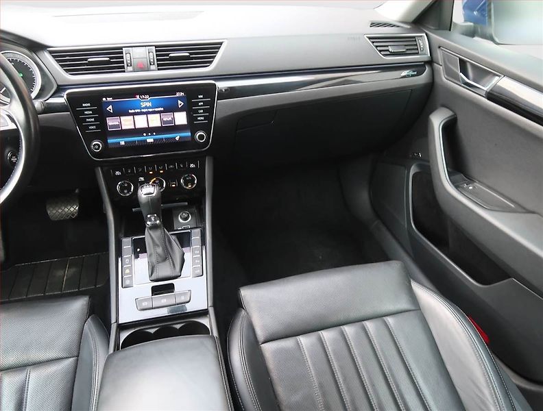 Škoda Superb (2018) Laurin&Klement 2.0 TDI, 4X4 - fotka 8 z 23