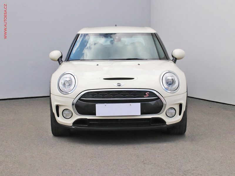 Mini Clubman (2018) 1.5i, navi - fotka 2 z 3