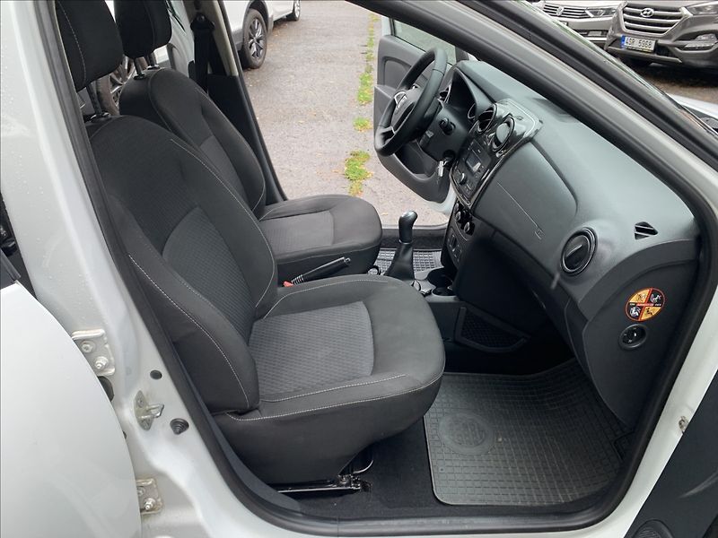 Dacia Sandero 1,0 SCe ČR,KLIMATIZACE - fotka 13 z 17