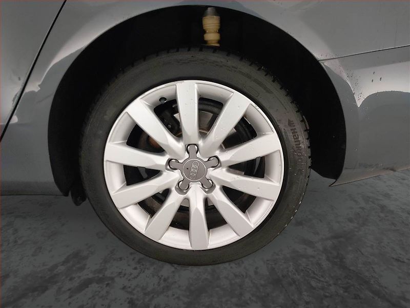 Audi A4 (2008) 3.0 TDI, 4X4, Serv.kniha - fotka 15 z 22