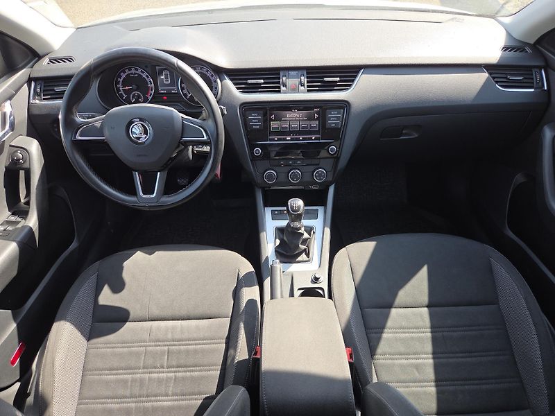 Škoda Octavia 1,6TDi kombi! na splátky VŠEM! - fotka 8 z 12