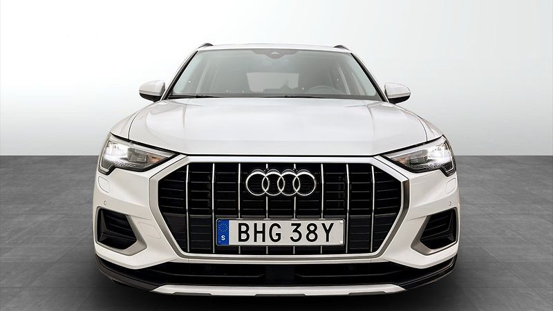 Audi Q3 35TFSI S Tronic LED Cockpit - fotka 2 z 17