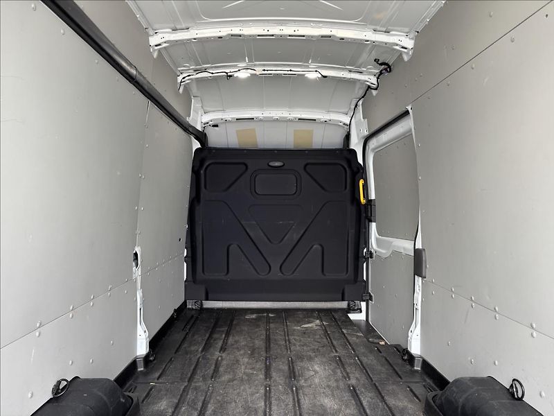 Ford Transit 2,0 EcoBlue 121kW L4 DPH - fotka 12 z 43