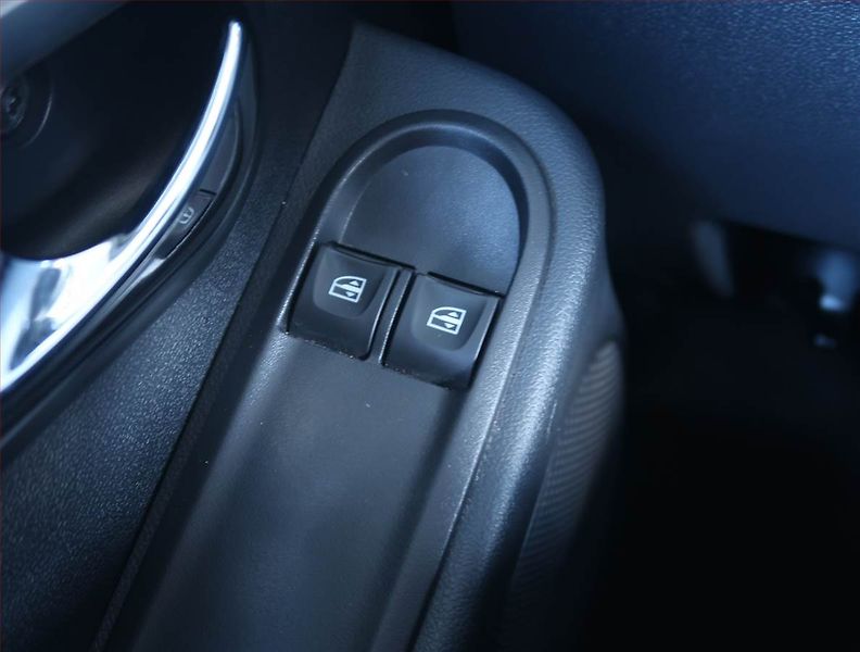 Dacia Duster (2015) 1.2 TCe, Park. senzory - fotka 14 z 14