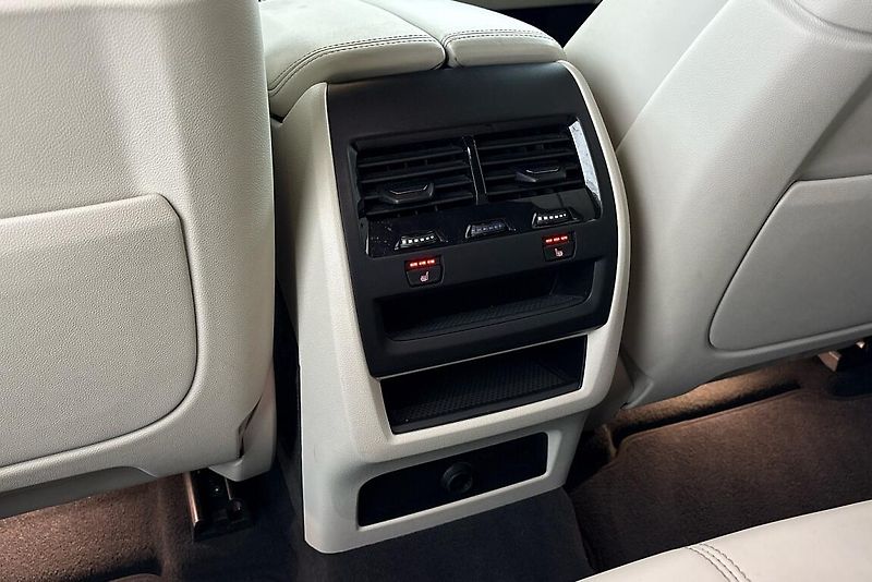 BMW X6 xDrive40d - fotka 27 z 29