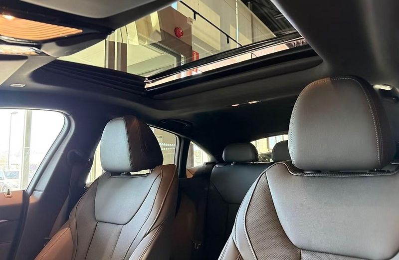 BMW i4 M60 xDrive GC 360k Střešní ok. - fotka 20 z 22